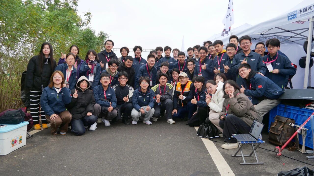 新葡京官网同济大学翼驰车队斩获中国大学生方程式大赛全国一等奖刷新大赛高速避障最快圈(图3)