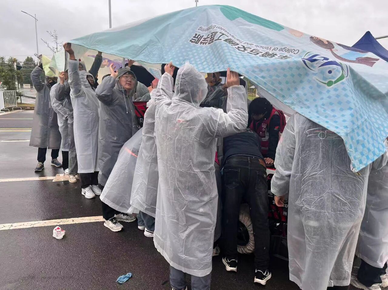 新葡京官网同济大学翼驰车队斩获中国大学生方程式大赛全国一等奖刷新大赛高速避障最快圈(图4)